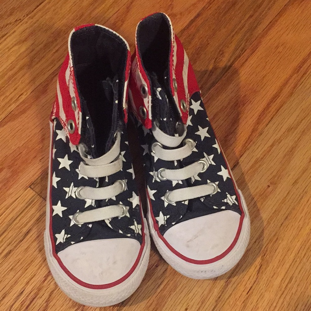 Converse boys sneakers size 9